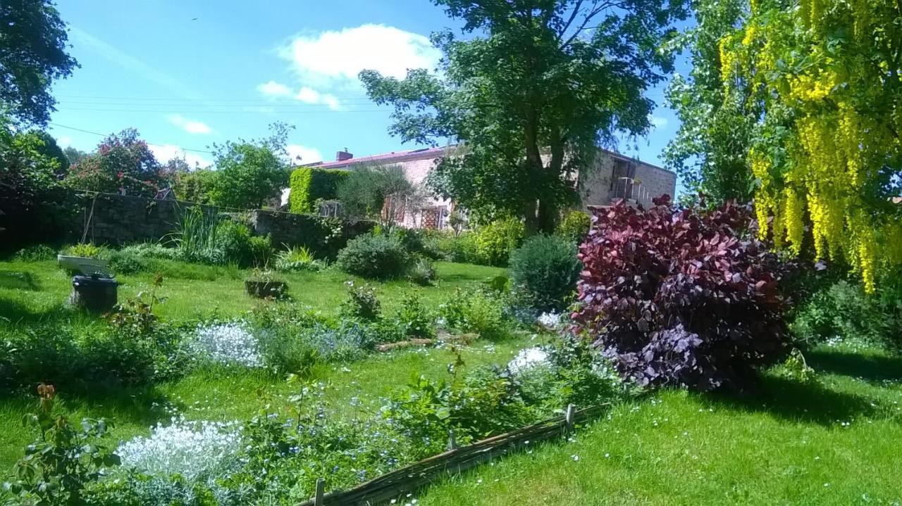 Au Coeur De La Nature Saint-Malo-du-Bois Eksteriør bilde