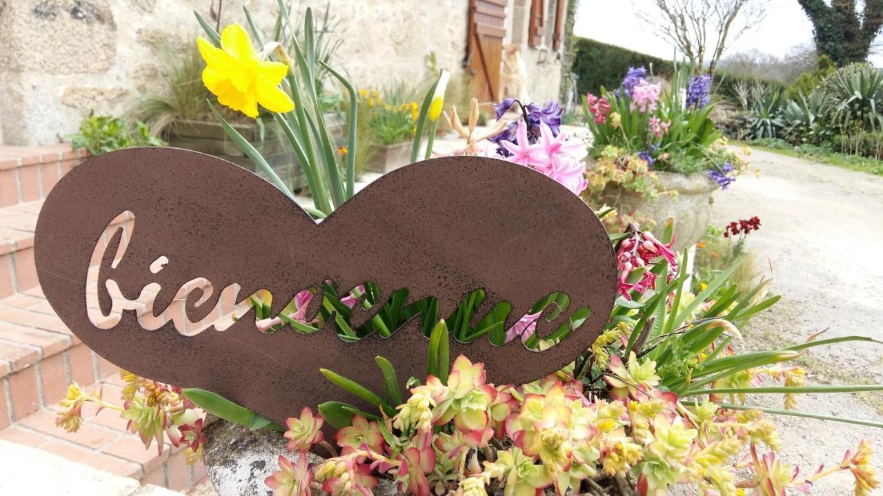 Au Coeur De La Nature Saint-Malo-du-Bois Eksteriør bilde